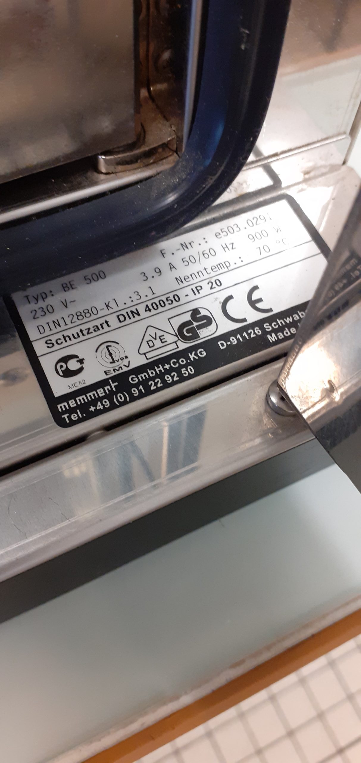 20211115_144829 POIGNEE DE PORTE MEMMERT